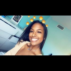 Meet your Posher, Raquel